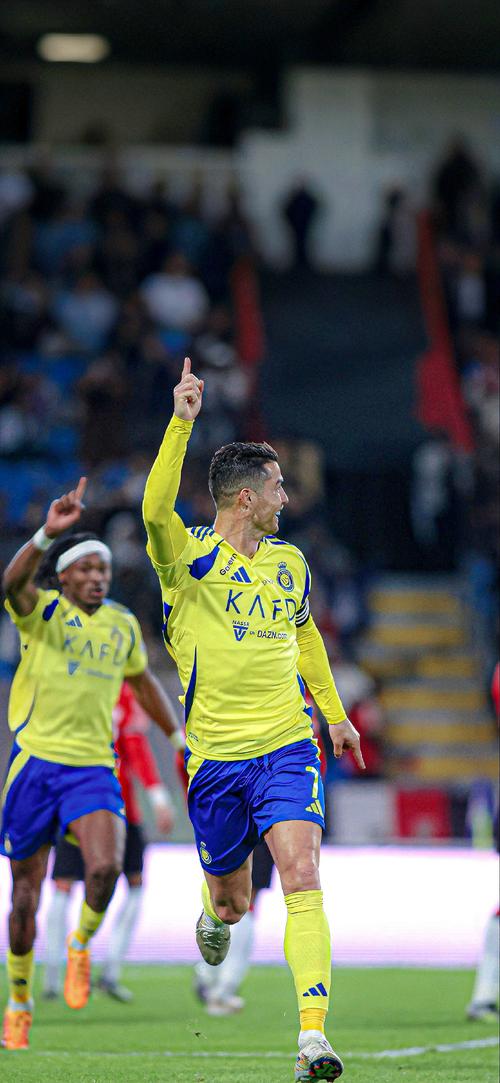 ATP年终总决赛小组赛次轮：阿尔卡拉斯、兹维列夫获胜中国新闻网.