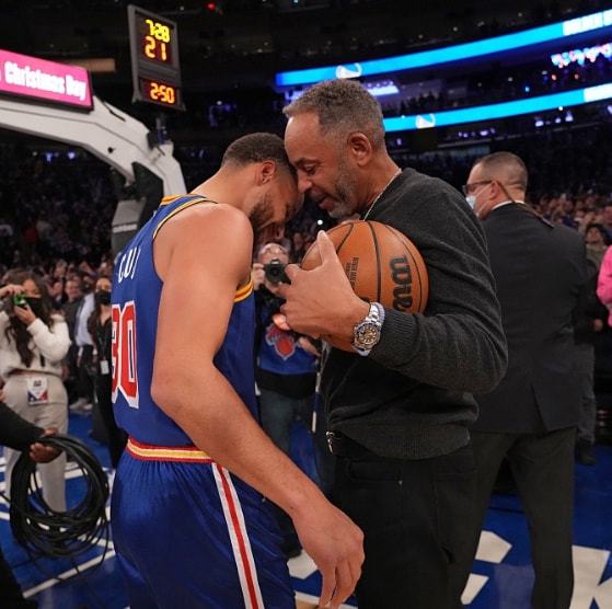 他已经在训 他已经在训