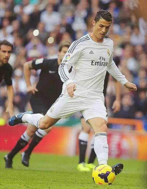 且社媒与经 且社媒与经